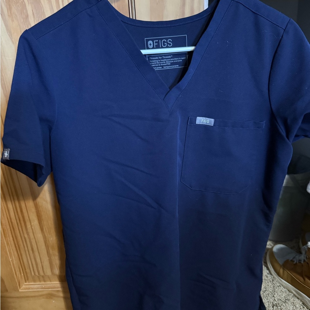 FIGS Women’s Navy Blue Scrub Top